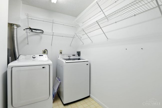 710 Carrington Pl, Condo with 2 bedrooms, 2 bathrooms and null parking in Loveland OH | Image 27
