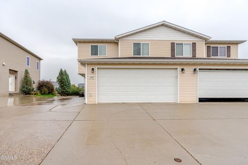 2008 Marina Rd Se, Mandan, ND, 58554-6266 | Card Image