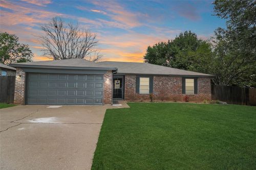 7008 Hanging Cliff Pl, North Richland Hills, TX, 76182-3302 | Card Image