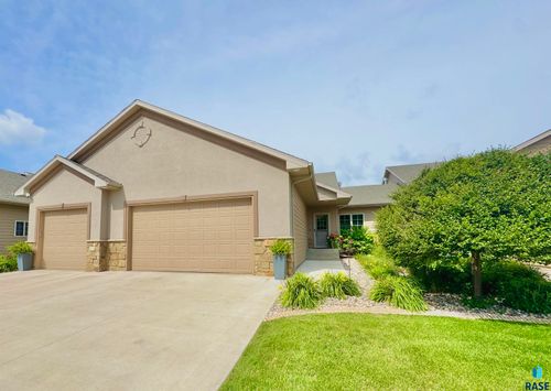 8111 S Seven Oaks Dr, Sioux Falls, SD, 57108-6225 | Card Image