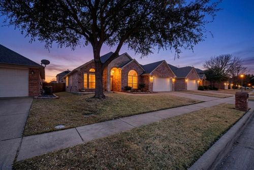 2502 Morningstar Ln, Arlington, TX, 76001-5539 | Card Image