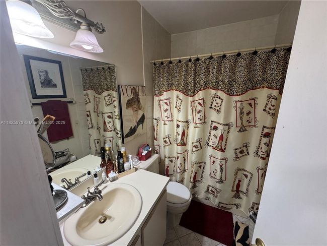APT-201 - 950 Sw 104 Th Ct, Townhouse with 2 bedrooms, 3 bathrooms and null parking in Miami FL | Image 14