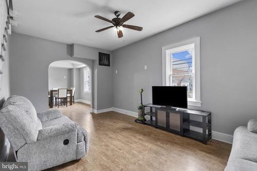 3700 Gelston Dr, BALTIMORE, MD, 21229-2018 | Card Image