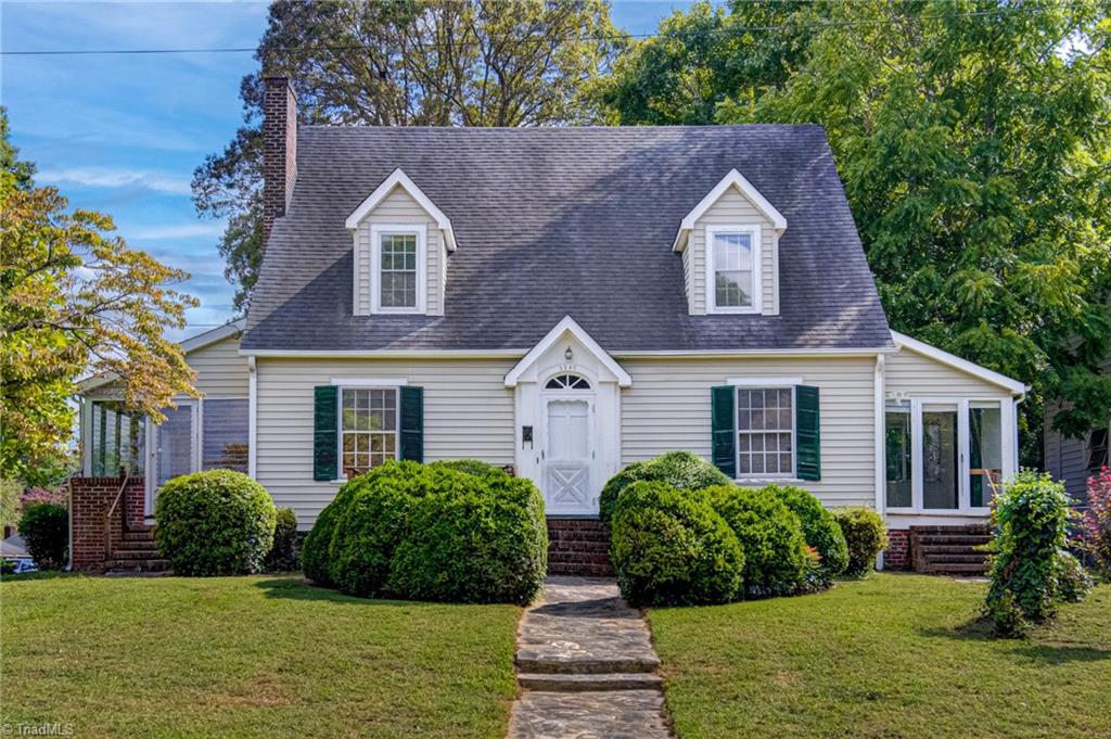 Sherwood Dr, Winston Salem, NC 27103
