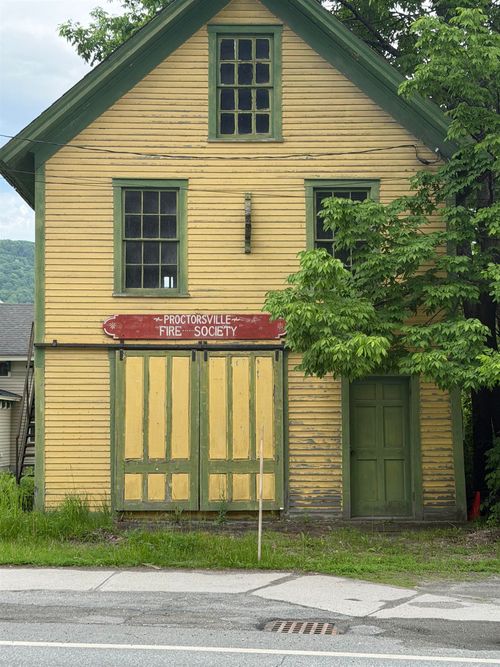 406 Main St, Proctorsville, VT, 05153-9406 | Card Image