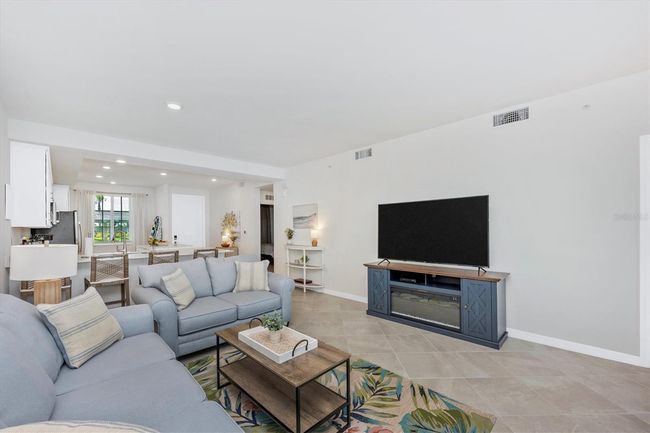 living room | Image 18