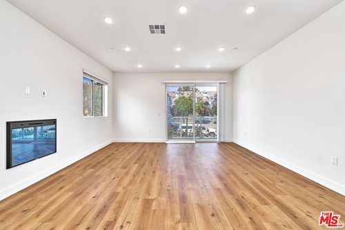 103-14550 Burbank Blvd, Sherman Oaks, CA, 91411-3481 | Card Image