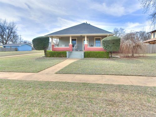 622 S Main St, Kingfisher, OK, 73750-3621 | Card Image