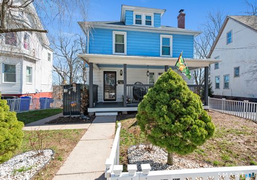 32 Burr Ave, Middletown, CT, 06457-3708 | Card Image