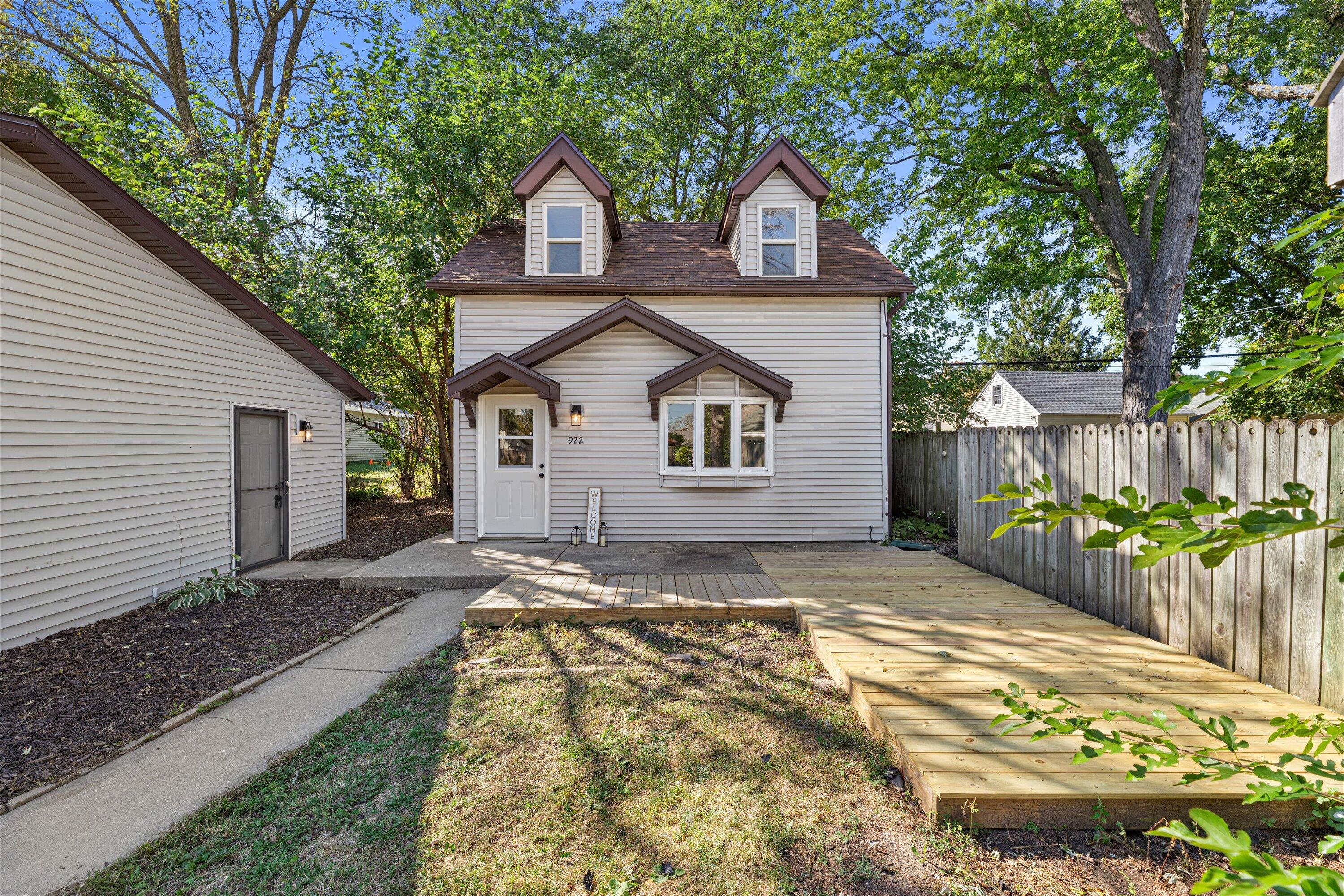 Harding Ave, Waukesha, WI 53186
