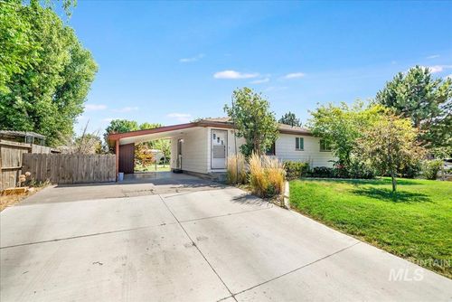 329 Center St W, Kimberly, ID, 83341-1746 | Card Image