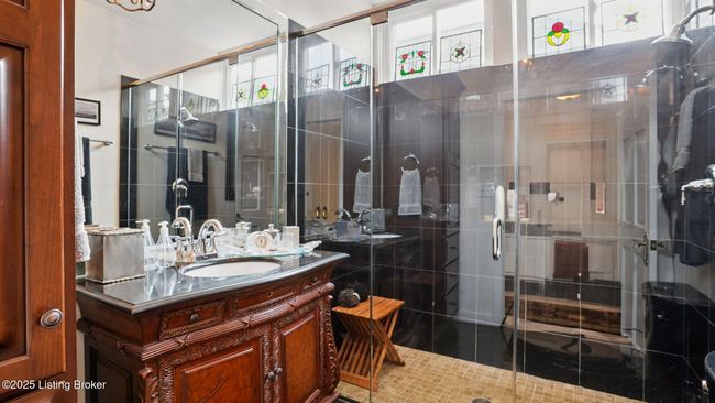 The elegant full bath in 3rd floor guest suite. | Image 35