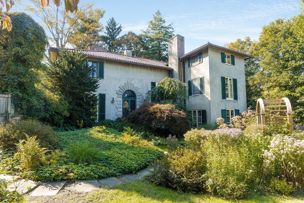 Goddard Ave, Brookline, MA 02445