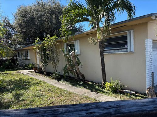 17960 Ne 6th Ave, North Miami Beach, FL, 33162-1906 | Card Image