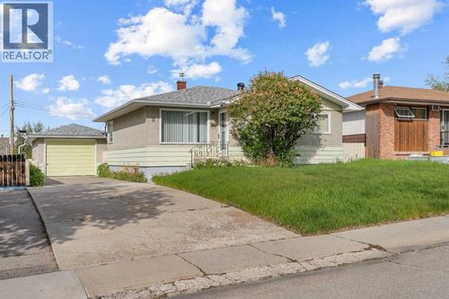 8 Foley Rd Se, Calgary, AB, T2H1A1 | Card Image