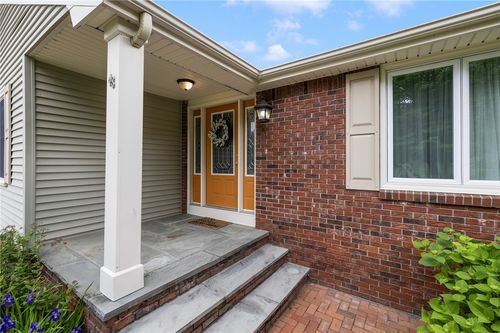 48 Nottingham Dr, Hope, RI, 02831-1819 | Card Image