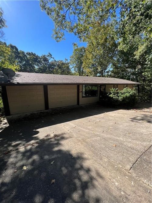 19 Gore Ln, Bella Vista, AR, 72715-8715 | Card Image