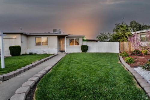 901 Carpino Ave, Pittsburg, CA, 94565-3915 | Card Image