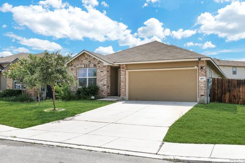 2857 Lindenwood Run, San Antonio, TX, 78245-2093 | Card Image