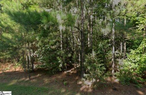 203 Ferncliff Dr, Greenwood, SC, 29649-7922 | Card Image
