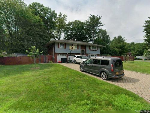 17 Forestdale Rd, Spring Valley, NY, 10977-4505 | Card Image