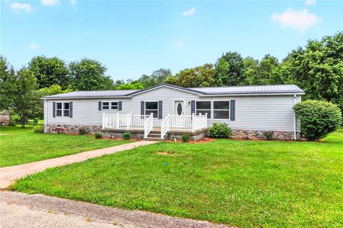 218 Florence Dr, Uniontown, PA, 15401-9059 | Card Image