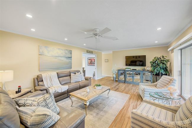 308 Matisse Cir E, House other with 3 bedrooms, 2 bathrooms and null parking in NOKOMIS FL | Image 8