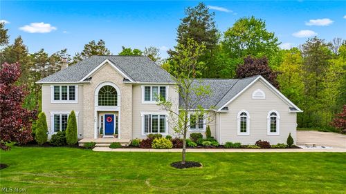10830 Lakebrook Dr, Kirtland, OH, 44094-9550 | Card Image