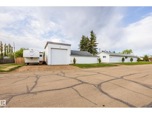 5029 52 St, Legal, AB, T0G | Card Image