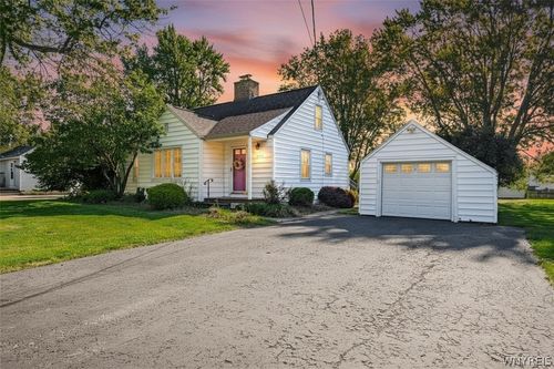 5685 Locust Street Ext, Lockport, NY, 14094-5926 | Card Image