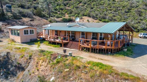 17997 Del Puerto Canyon Rd, Patterson, CA, 95363 | Card Image