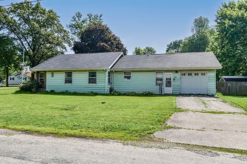 300 S Bentley St, Pontiac, IL, 61764-2207 | Card Image