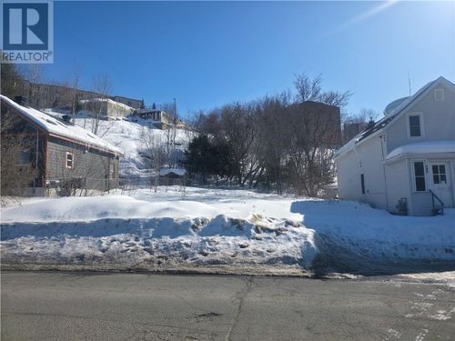 144 Mountain St, Sudbury, ON, P3B2R2 | Card Image