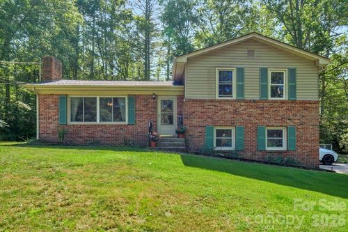 1199 Deer Park Lake Rd, Spruce Pine, NC, 28777-8478 | Card Image