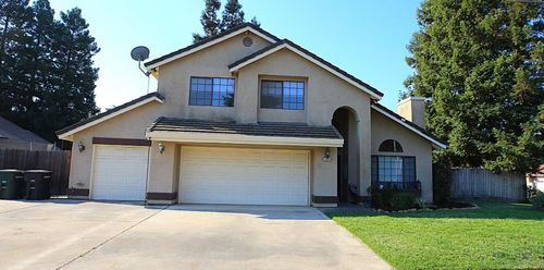 999 River Avenue, Oakdale, CA, 95361 | Card Image
