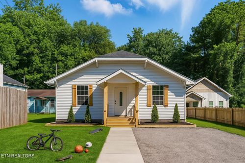 2700 Tecoma Dr, Knoxville, TN, 37917-2369 | Card Image