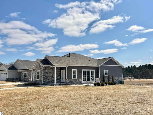 5102 Sheffer Farm Rd, Traverse City, MI, 49685-9264 | Card Image