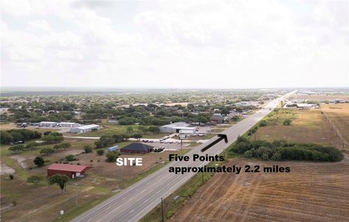 15418 Northwest Blvd, Robstown, TX, 78380-5865 | Card Image