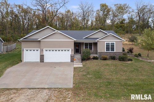 1215 Waverly Rd, Davenport, IA, 52804-4258 | Card Image