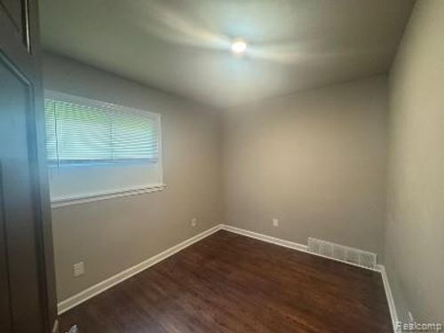 4845 University Pl, Detroit, MI, 48224-1425 | Card Image