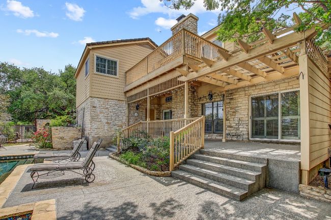 Another view of the back of the​​‌​​​​‌​​‌‌​‌‌​​​‌‌​​‌‌​‌​​​​​‌ home | Image 35
