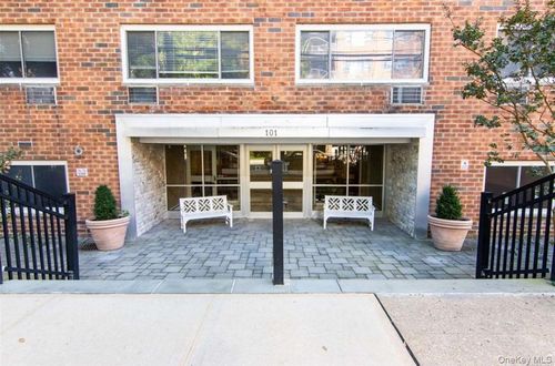 1l-101 Clinton Ave, Mineola, NY, 11501-2847 | Card Image