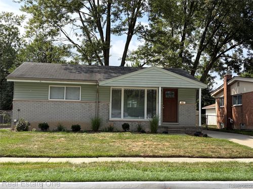1811 Nakota Rd, Royal Oak, MI, 48073-1916 | Card Image