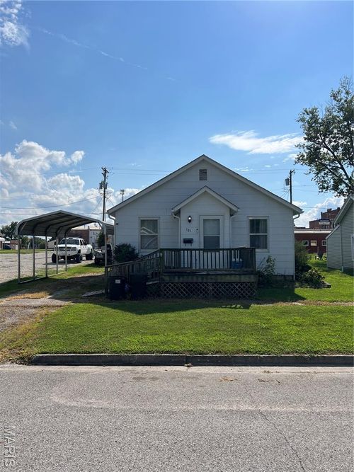 121 N Wentz St, Montgomery City, MO, 63361-2536 | Card Image