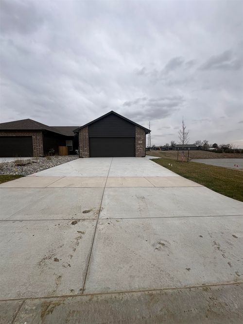 3425 E Thunder St, Wichita, KS, 67220-2459 | Card Image