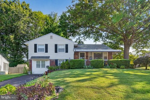 15 Glenwood Cir, ALDAN, PA, 19018-3114 | Card Image