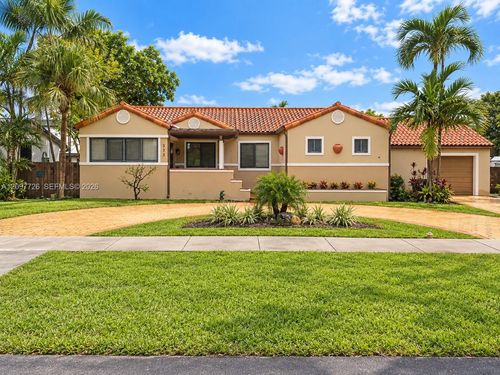 333 Whitethorn Dr, Miami Springs, FL, 33166-4951 | Card Image