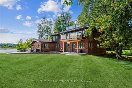15 Bertha St, Peterborough, ON, K9J6X3 | Card Image
