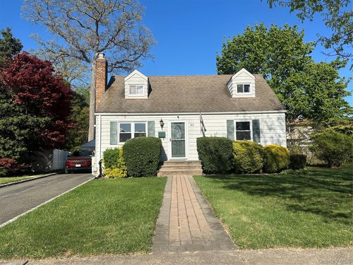 30 Timber Rd, Glen Cove, NY, 11542-1533 | Card Image