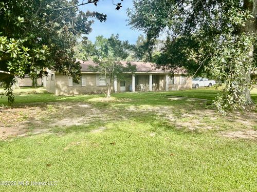 27 Sunset Cir, Greenwood, MS, 38930-7417 | Card Image